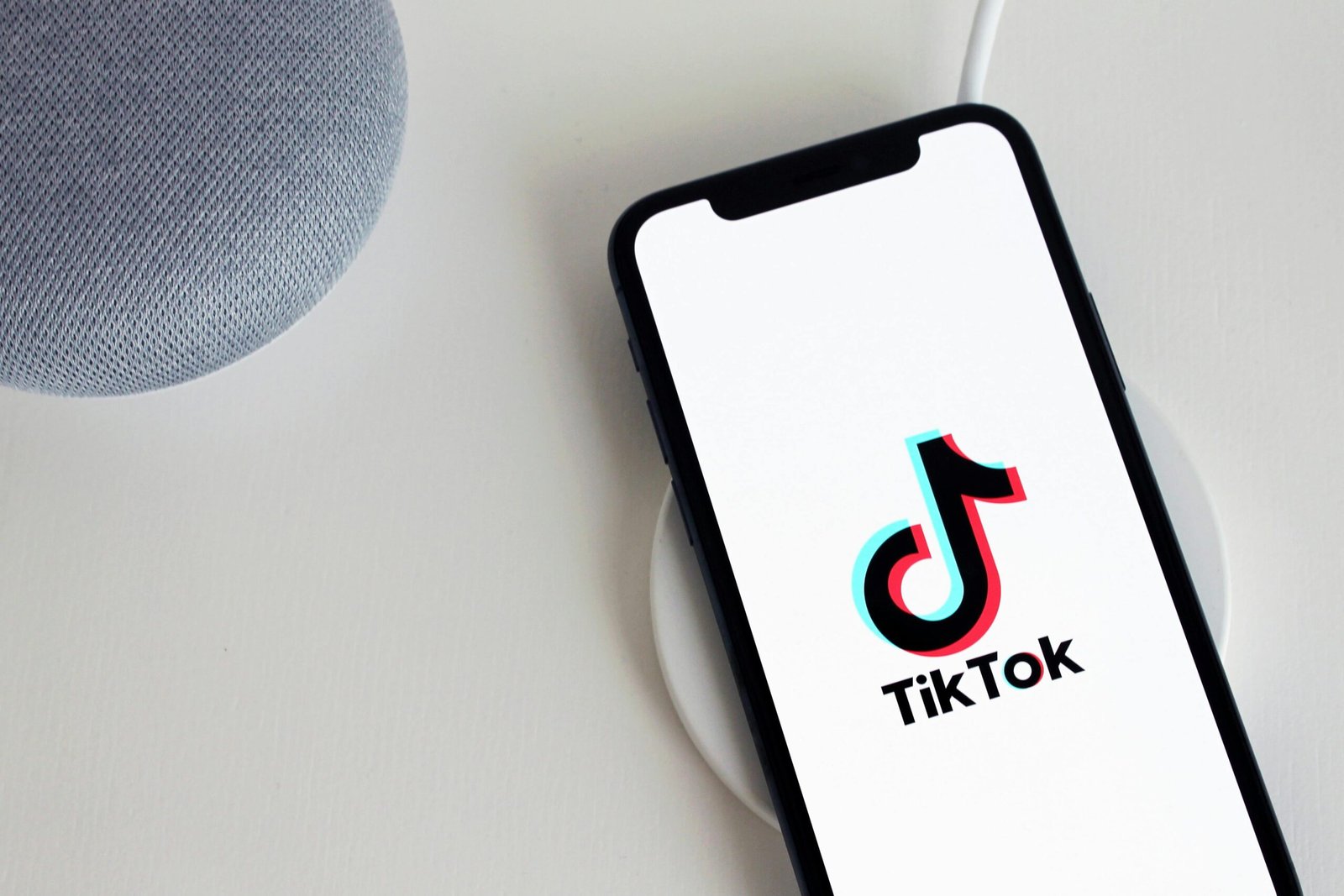 Read more about the article How TikTok Algorithm Works (Powerful Secrets to Get More Views in 2026)