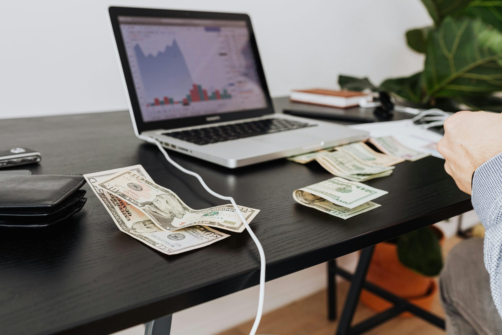 You are currently viewing How Beginners Are Making Money Online with Zero Skills in 2026